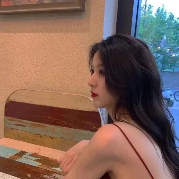 克里斯·海姆斯沃斯：鲨鱼海滩